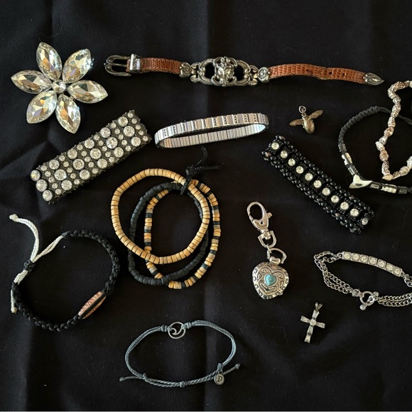 Chic Bracelet Collection - Picture 1 of 8
